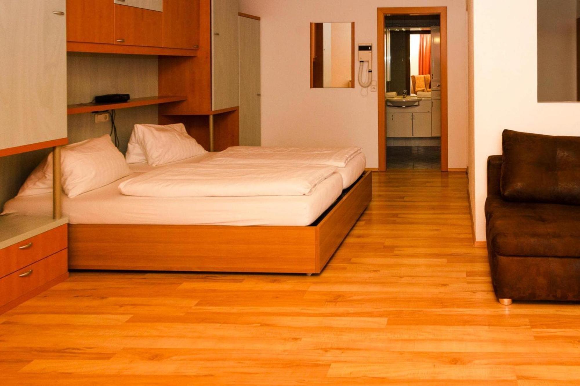 Apartment In Podersdorf Am See With A Bicycle Storage Exterior foto