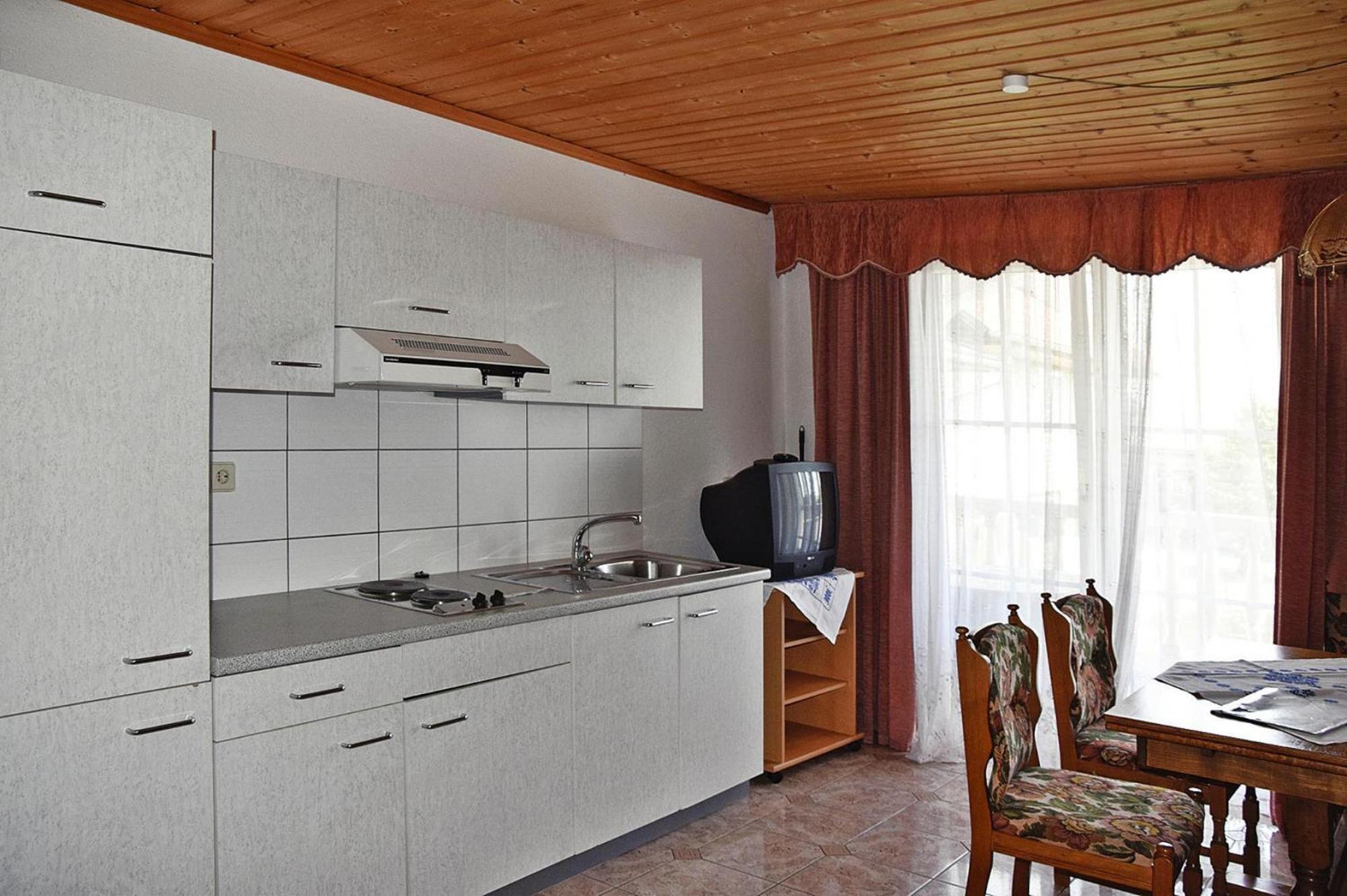 Apartment In Podersdorf Am See With A Bicycle Storage Exterior foto